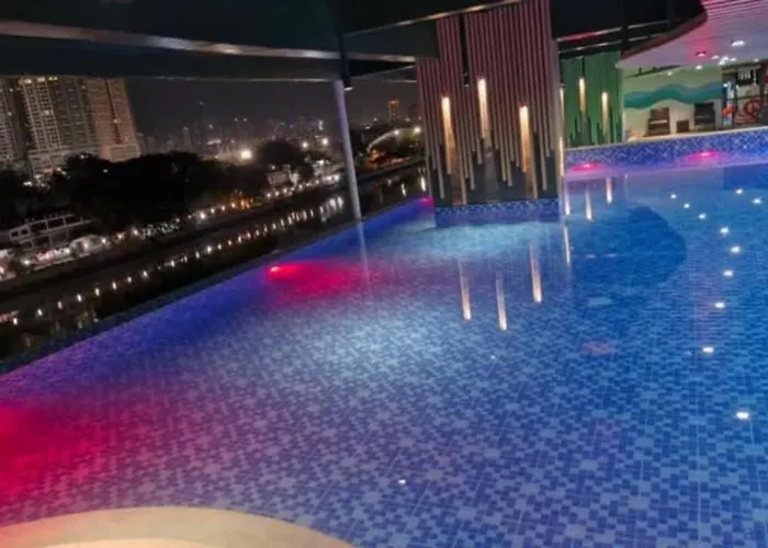 1-br Unit Near Rockwell, Poblacion *