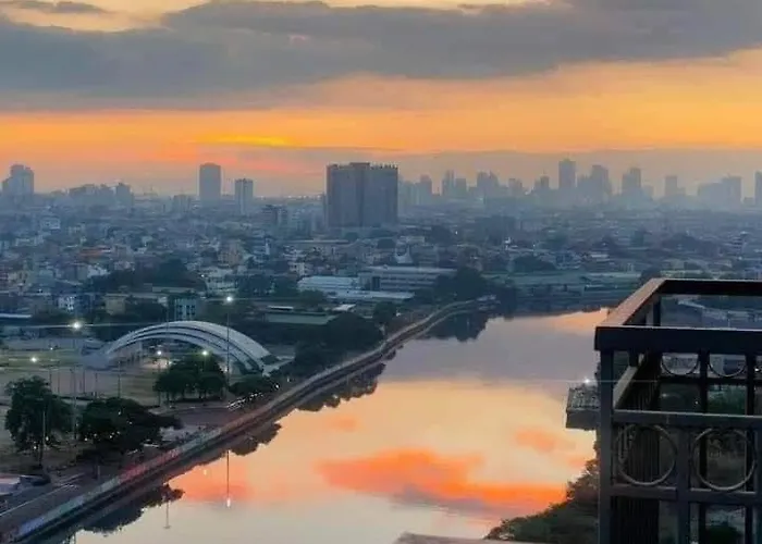 1-br Unit Near Rockwell, Poblacion