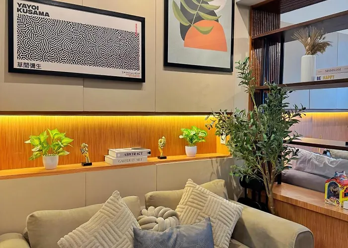1-br Unit Near Rockwell, Poblacion Manila