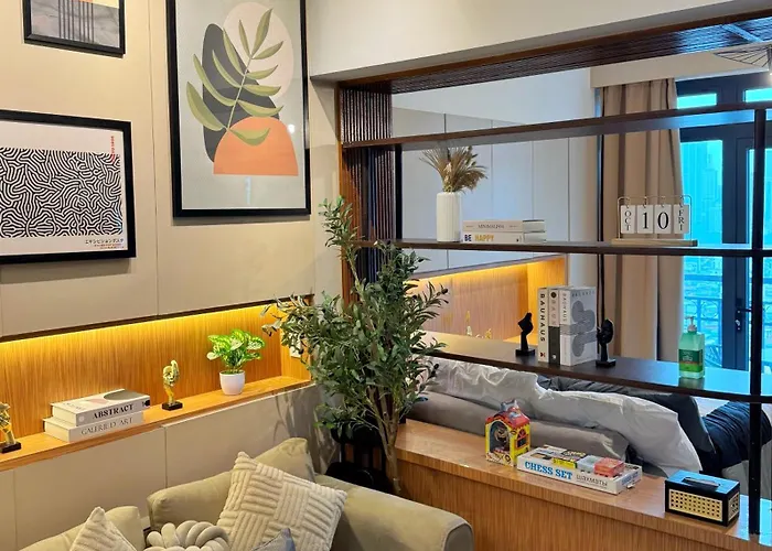 1-br Unit Near Rockwell, Poblacion *